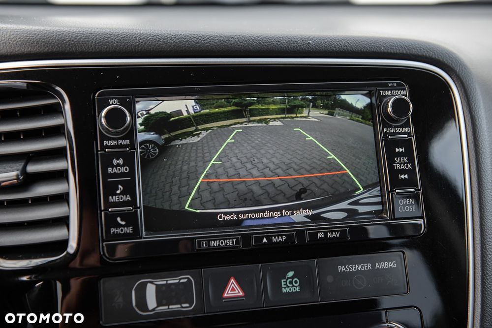 Mitsubishi Outlander 2.2 DID Intense + 4WD - 23