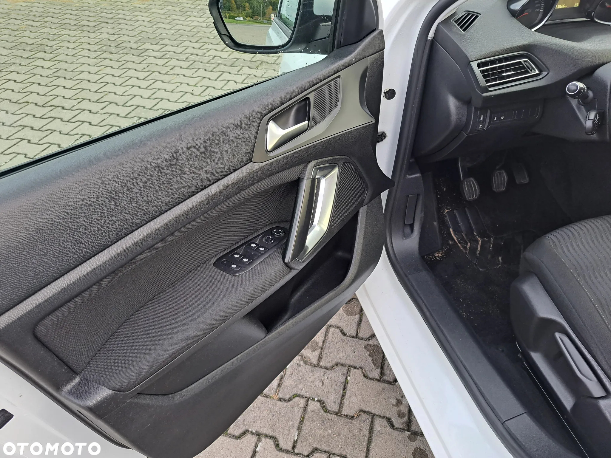 Peugeot 308 1.2 PureTech Access S&S - 9
