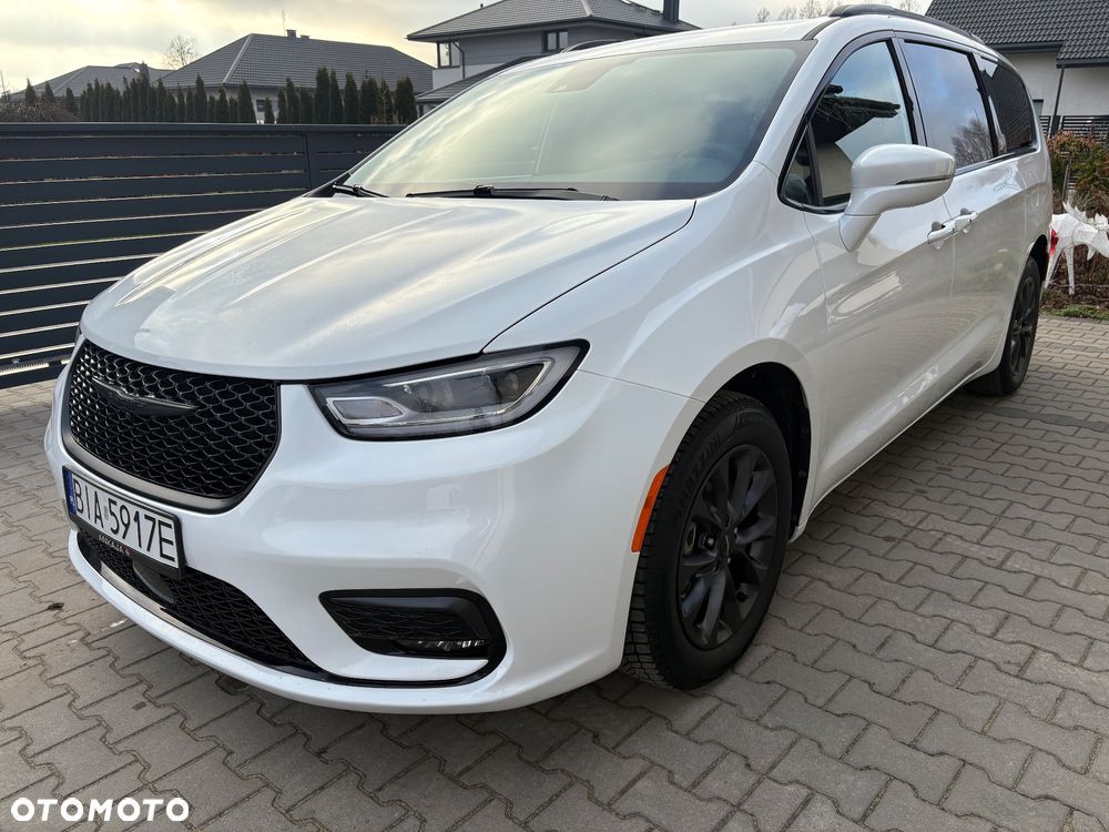 Chrysler Pacifica - 17