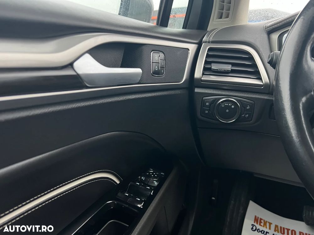 Ford Mondeo 2.0 HEV Vignale - 21