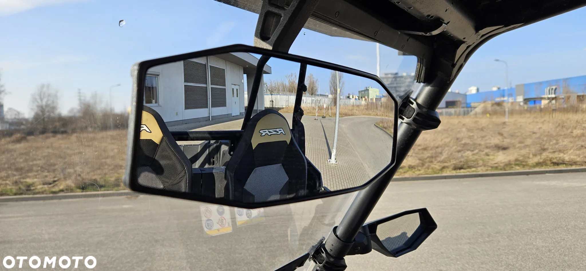 Polaris RZR - 12