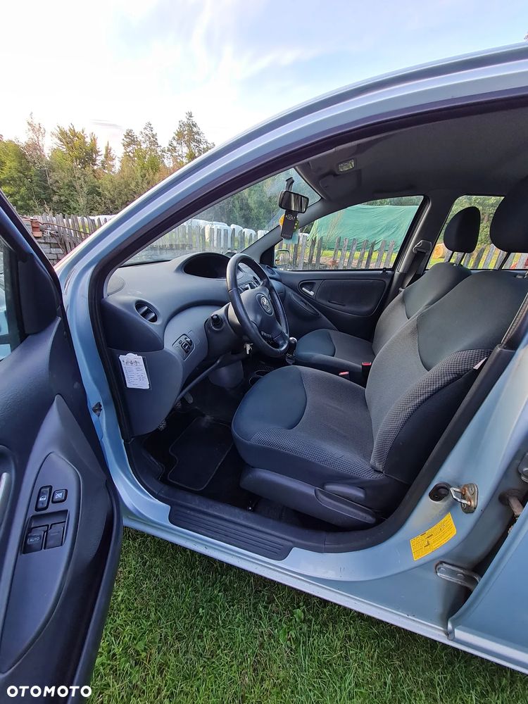 Toyota Yaris 1.0 - 4