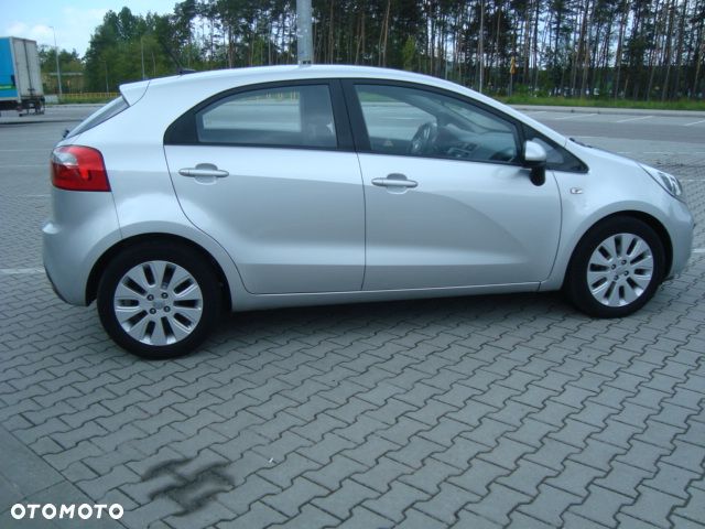 Kia Rio - 22