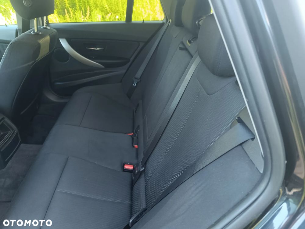 BMW Seria 3 318d Blue Performance - 11