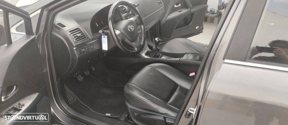 Toyota Avensis SW 2.0 D-4D Exclusive +Pele+GPS - 12