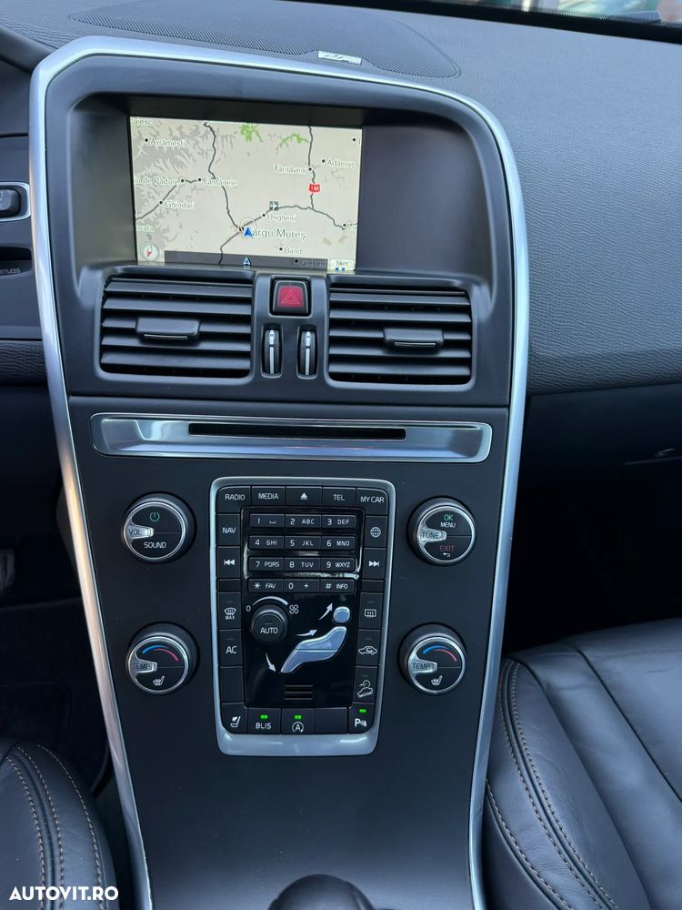 Volvo XC 60 D5 AWD Summum - 33