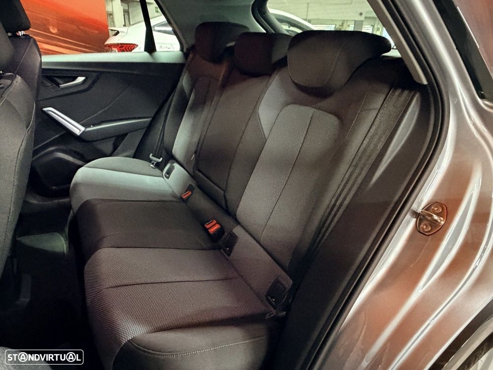 Audi Q2 1.0 TFSI Design - 7