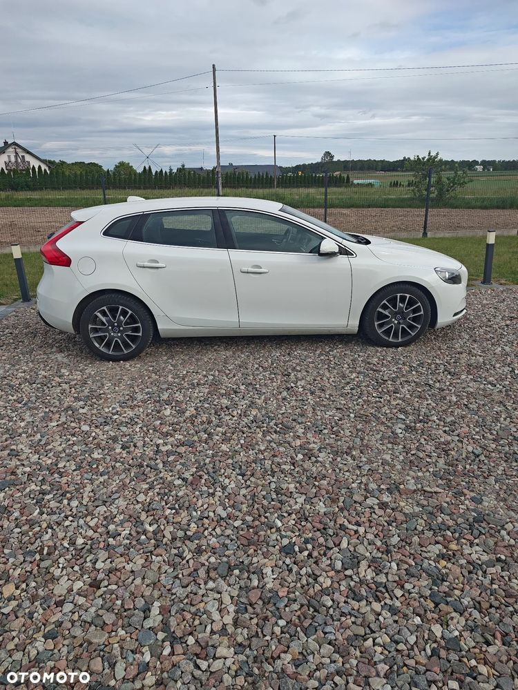 Volvo V40 D2 Momentum - 9