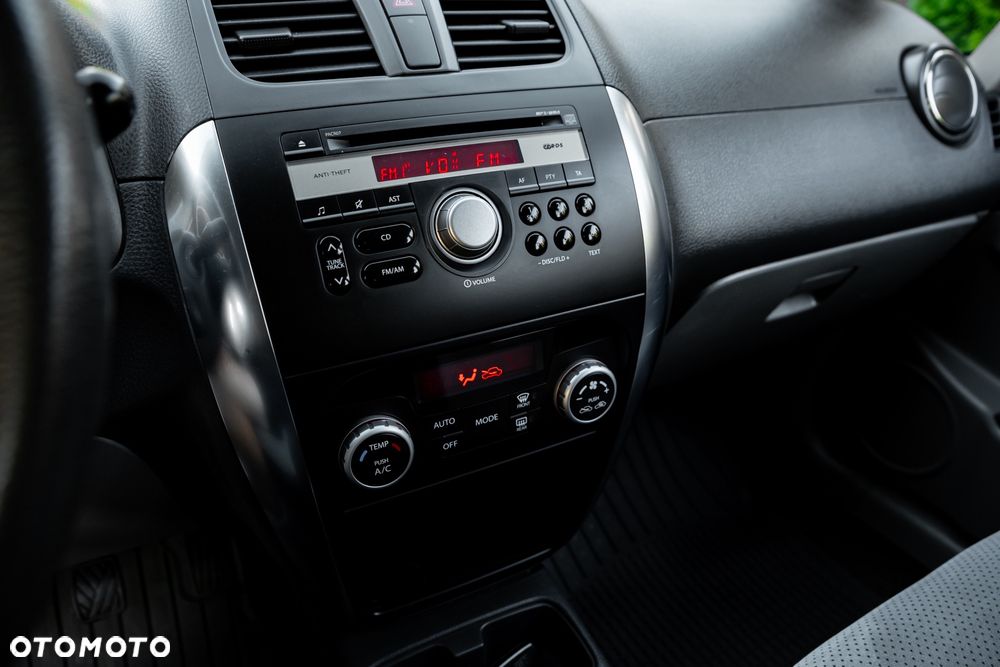 Suzuki SX4 1.6 Comfort 4WD - 30