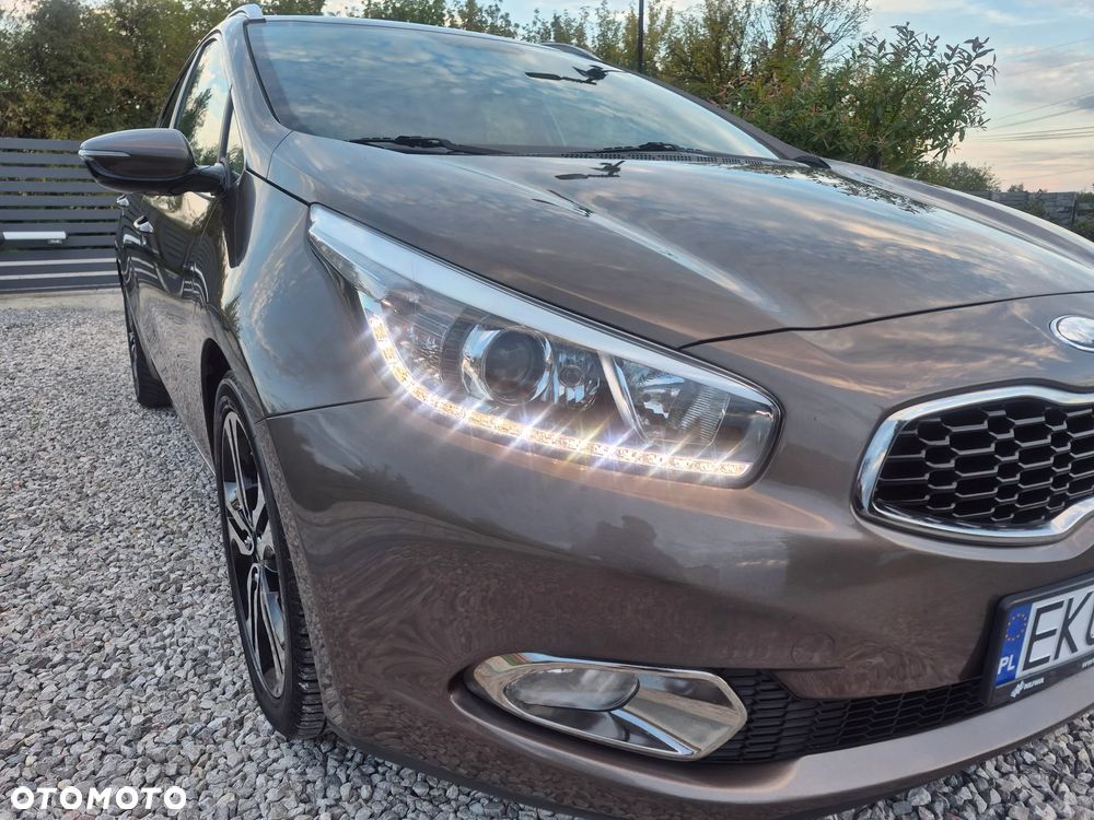 Kia Ceed - 38