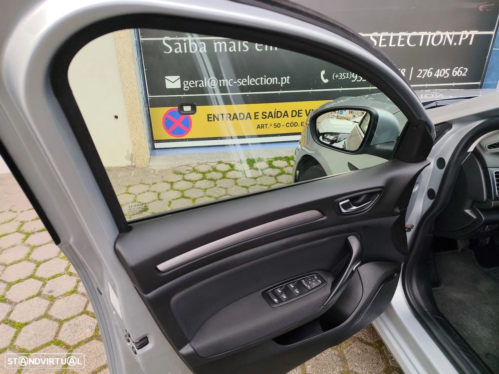 Renault Mégane Sport Tourer BLUE dCi 115 BUSINESS EDITION - 19