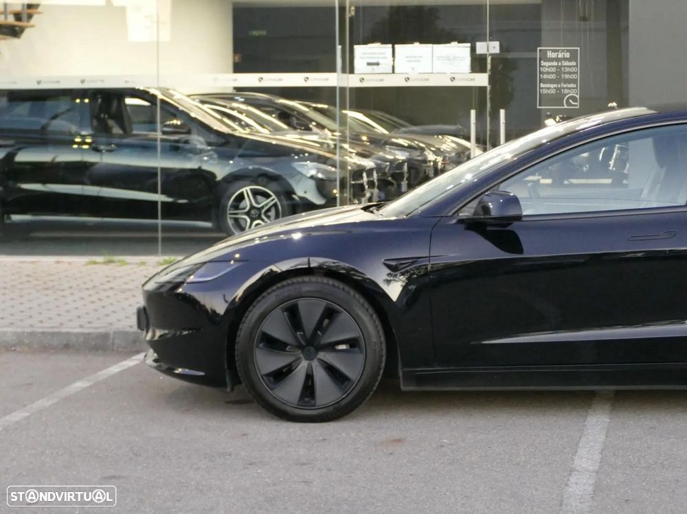 Tesla Model 3 - 16