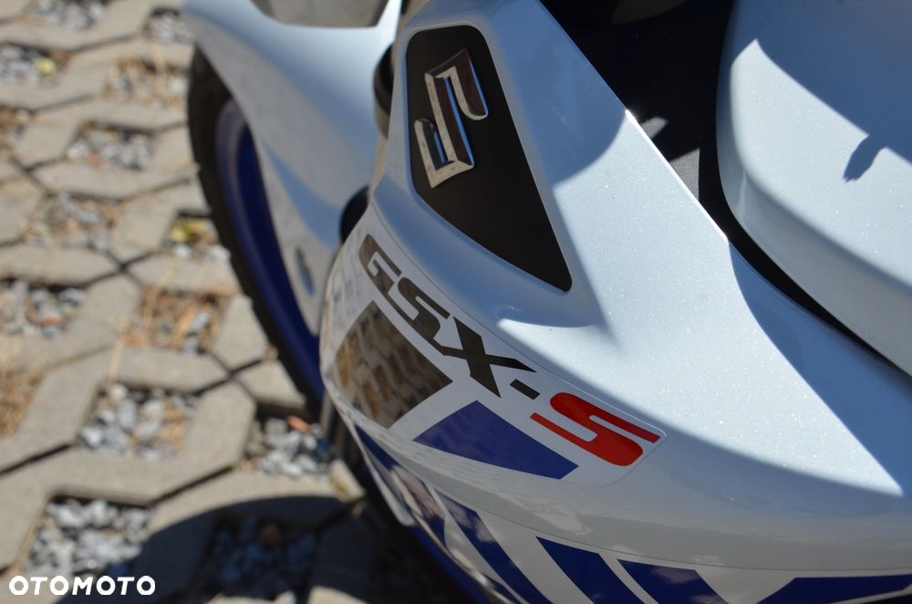 Suzuki GSX - 4