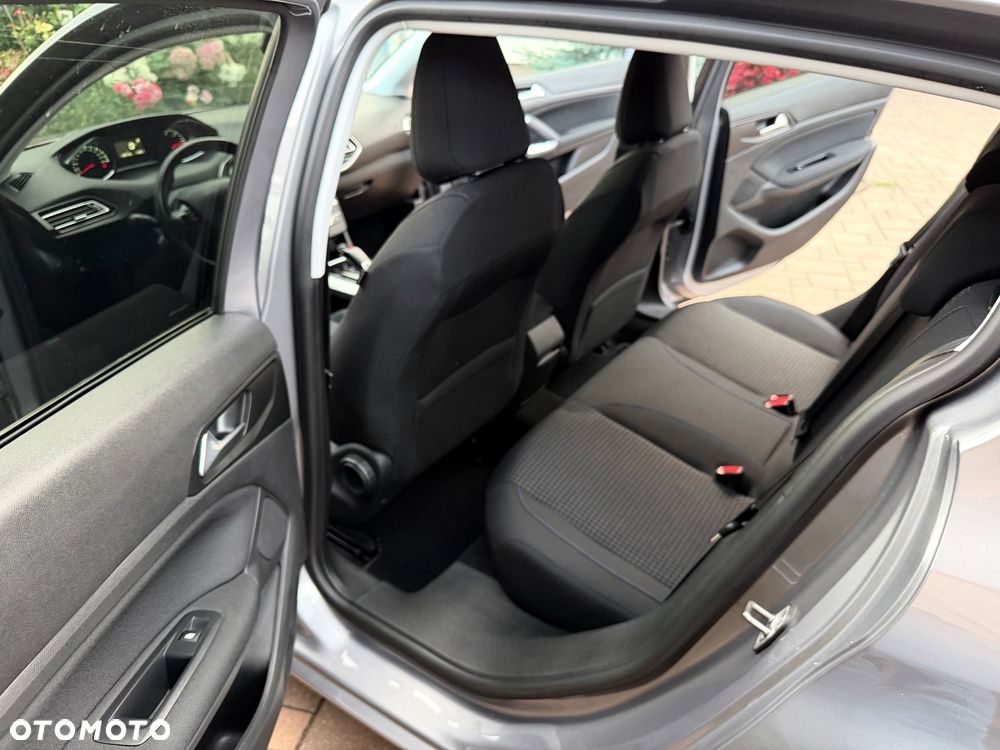 Peugeot 308 1.5 BlueHDi Allure Pack S&S EAT8 - 31