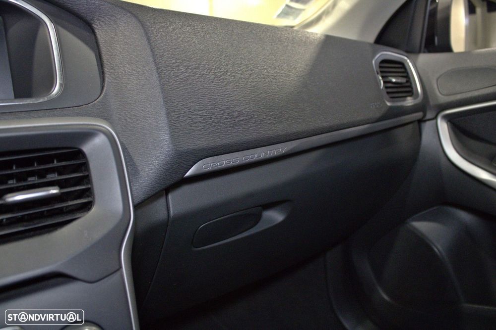 Volvo V40 Cross Country 2.0 D2 Kinetic Geartronic - 34