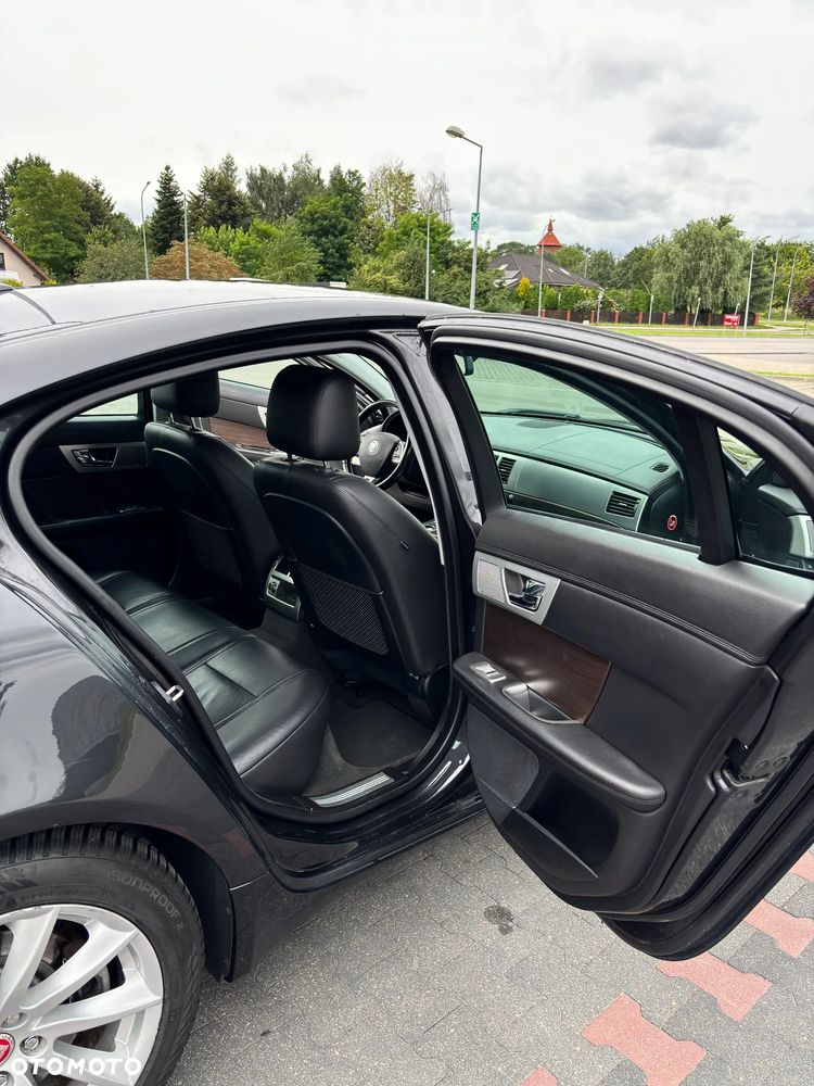 Jaguar XF 2.2 D - 20