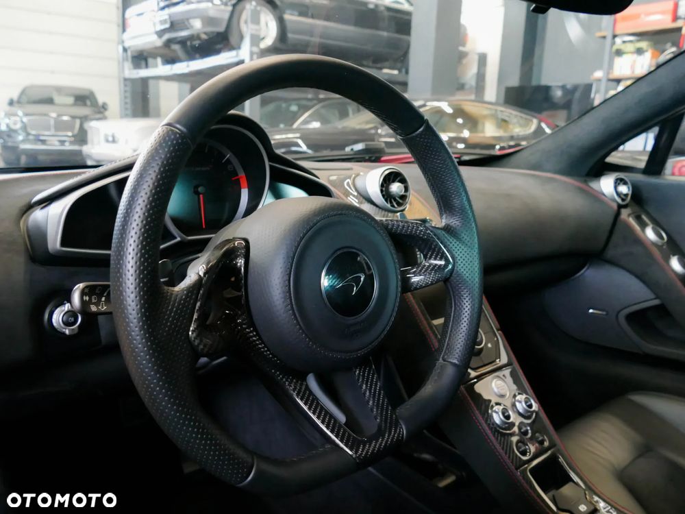 McLaren MP4-12C Coupe - 12
