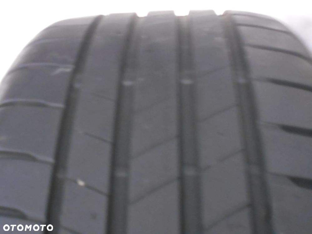 OPONA POJEDYNKA 215/40R18 BRIDGESTONE TURANZA T005 DOT 0420 7MM - 2