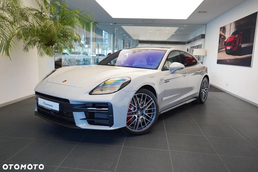 Porsche Panamera - 1