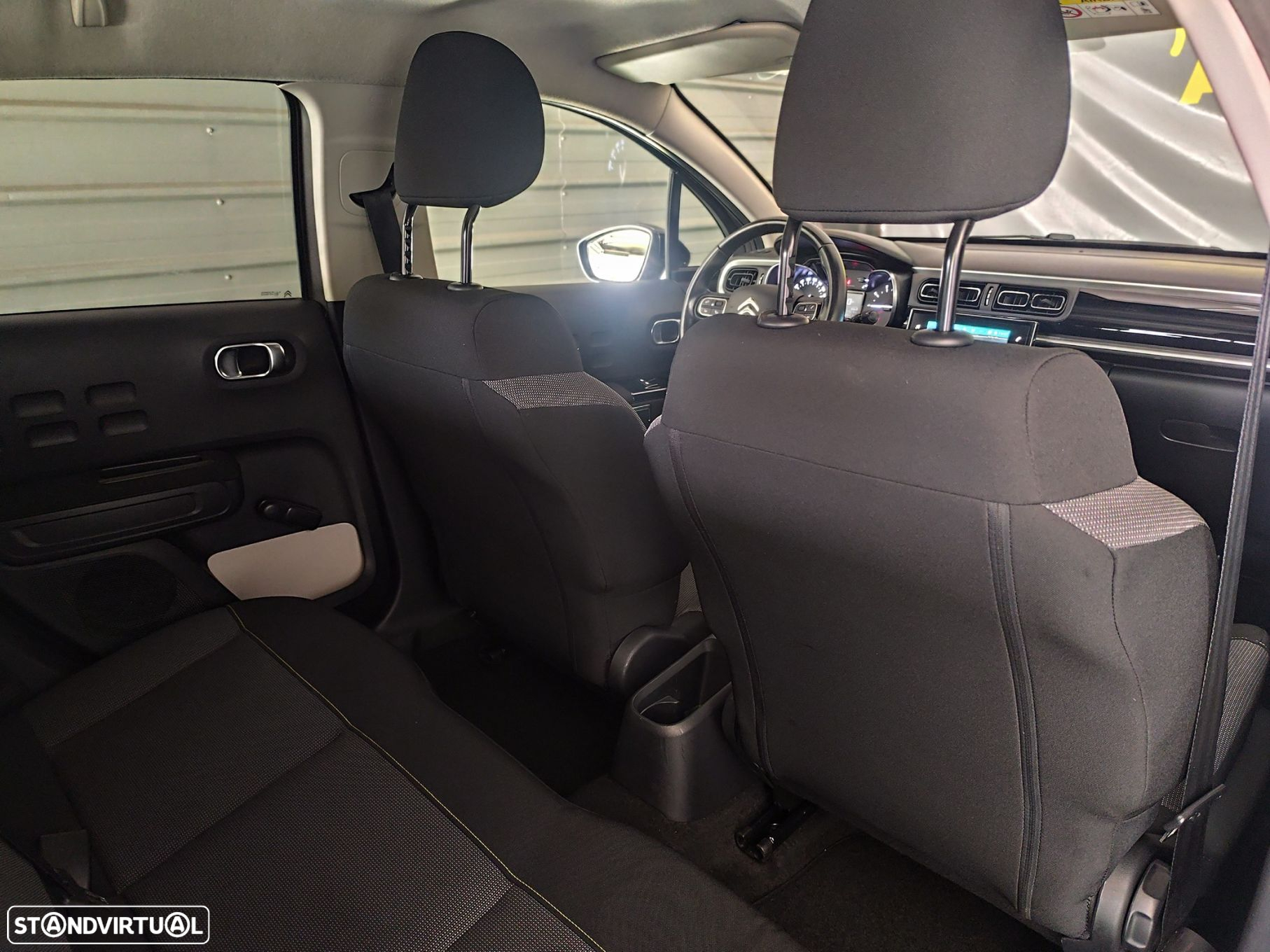 Citroën C3 1.2 PureTech Shine - 28