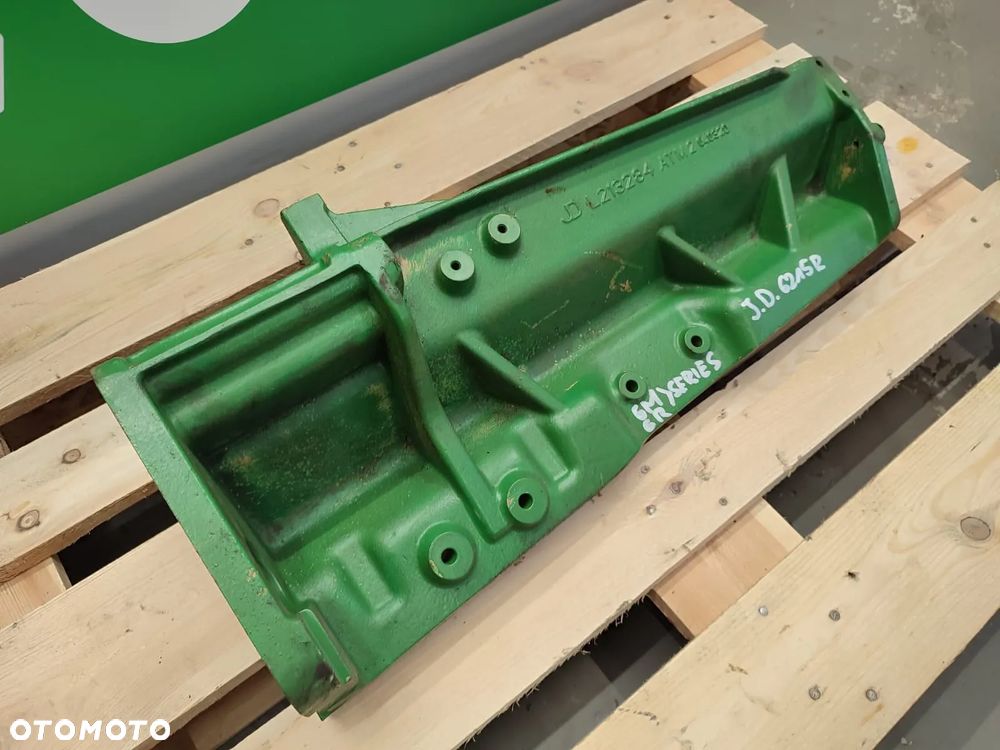 Wspornik podstawy wydechu L213284 John Deere 6215 R - 7