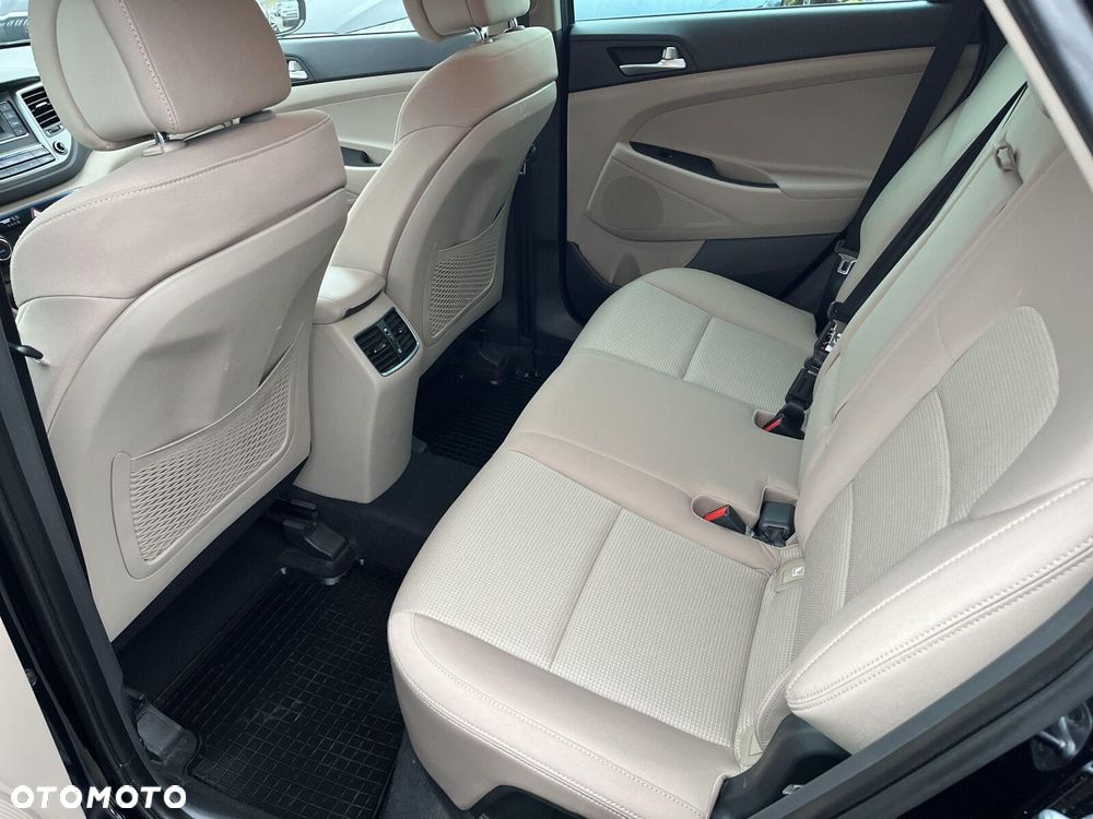 Hyundai Tucson 2.0 CRDI BlueDrive Comfort 2WD - 11