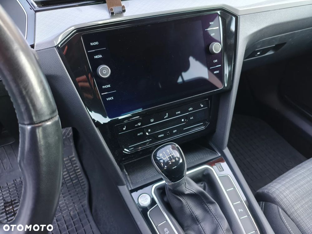 Volkswagen Passat 2.0 TDI EVO Business - 17