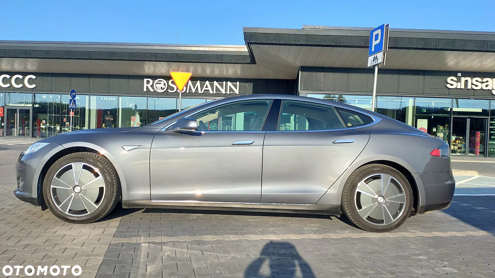 Tesla Model S 85 D - 5