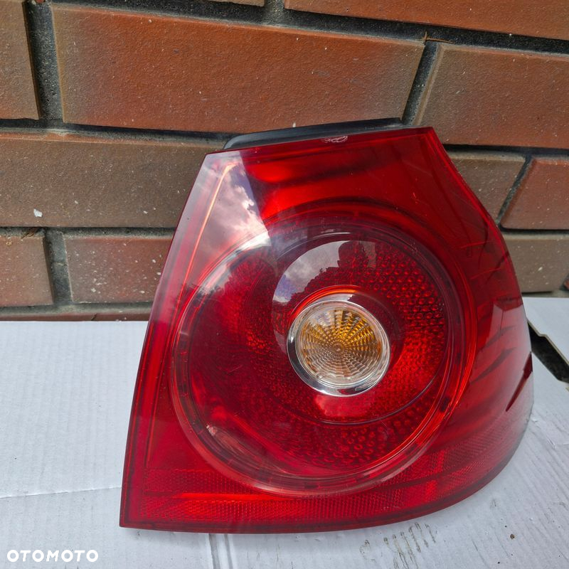 LAMPA PRAWA TYLNA PRAWY TYŁ VW GOLF V HB 1K6945096E 1K6945258 - 2