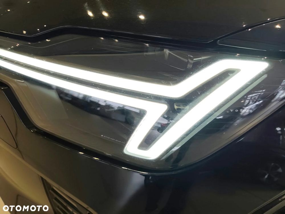 Volvo XC 90 T8 AWD Plug-In Hybrid Ultimate Dark 7os - 29
