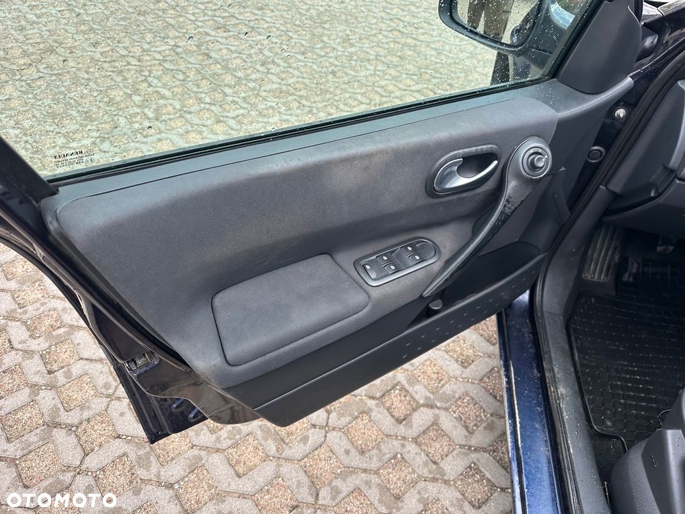 Renault Megane 1.5 dCi Expression - 10