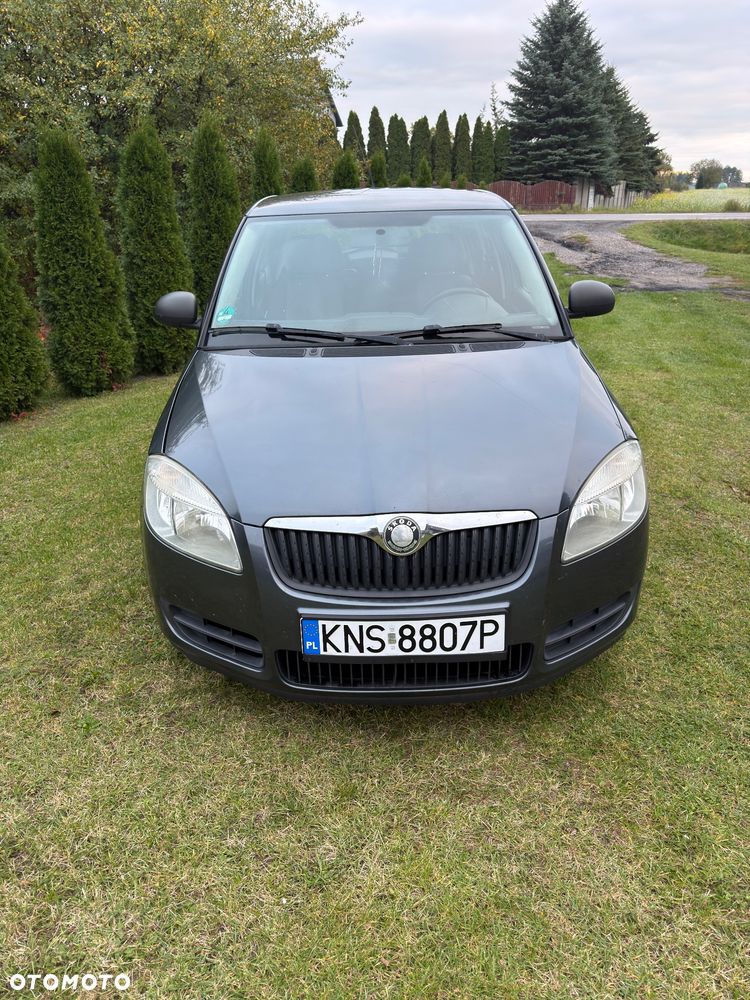 Skoda Fabia 2008 photo 2