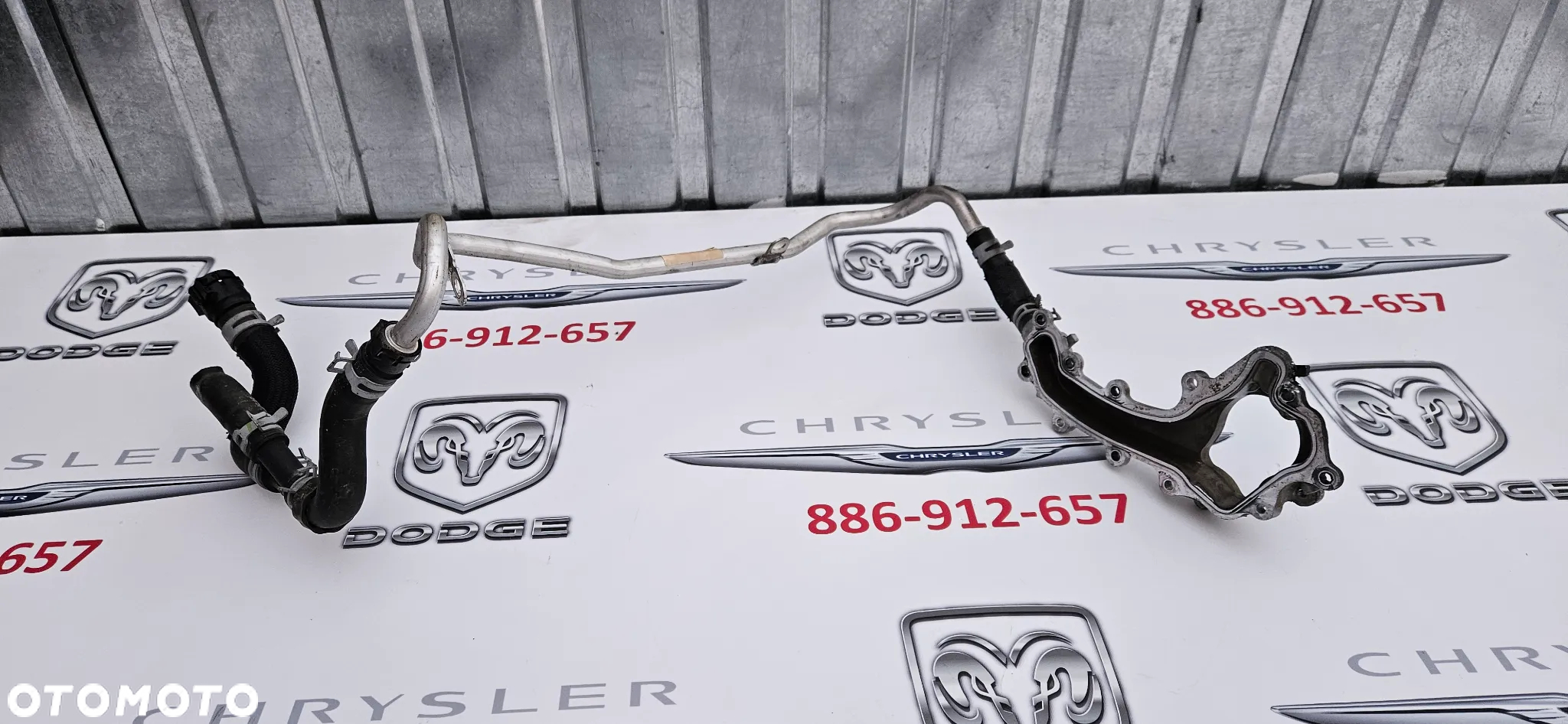 Chrysler Pacifica 2016- 3.6 V6 obudowa termostatu 04893794AE Przewód wody Rura aluminiowa od termostatu - 8