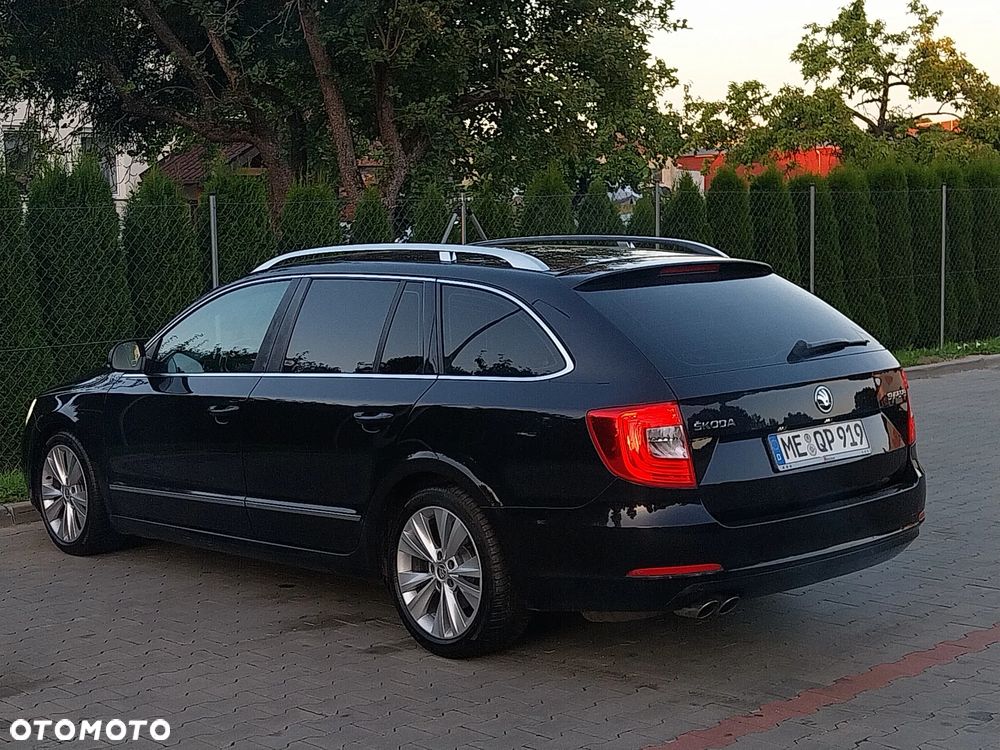 Skoda Superb 2.0 TDI DSG Exclusive - 4