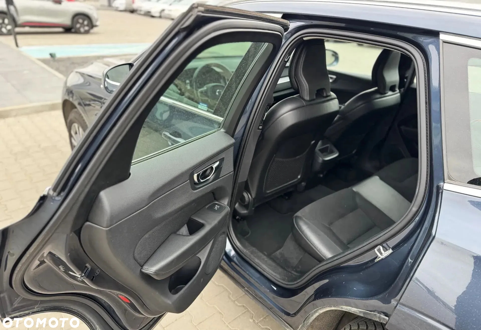 Volvo XC 60 D4 Momentum Pro - 20