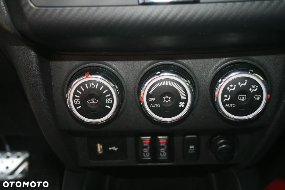 Mitsubishi ASX 2.0 Invite CVT - 18
