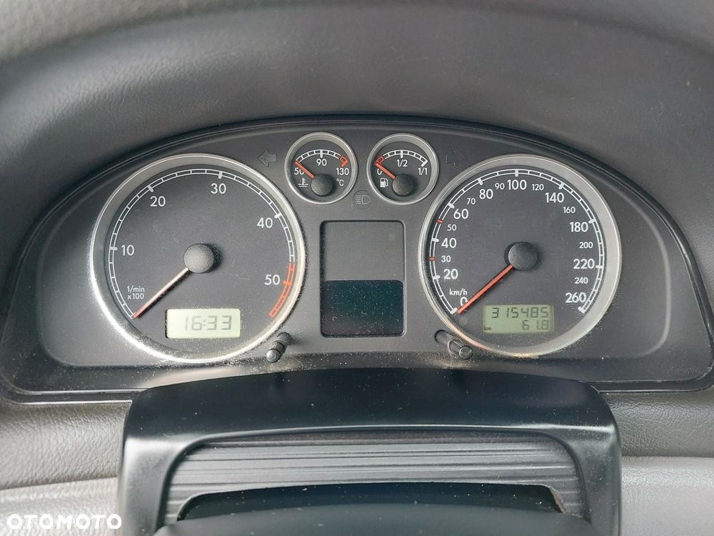 Volkswagen Passat - 20