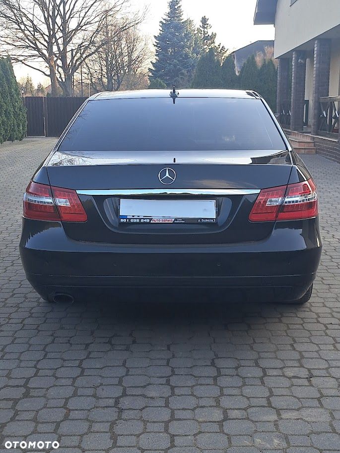 Mercedes-Benz Klasa E 250 CGI BlueEffICIENCY Avantgarde - 5