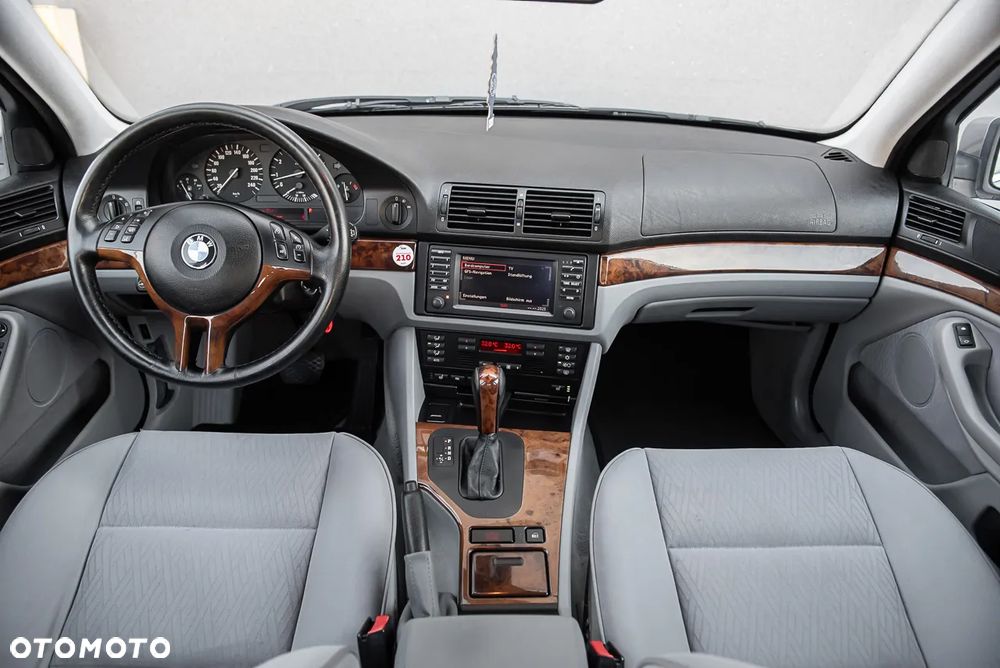 BMW Seria 5 - 28