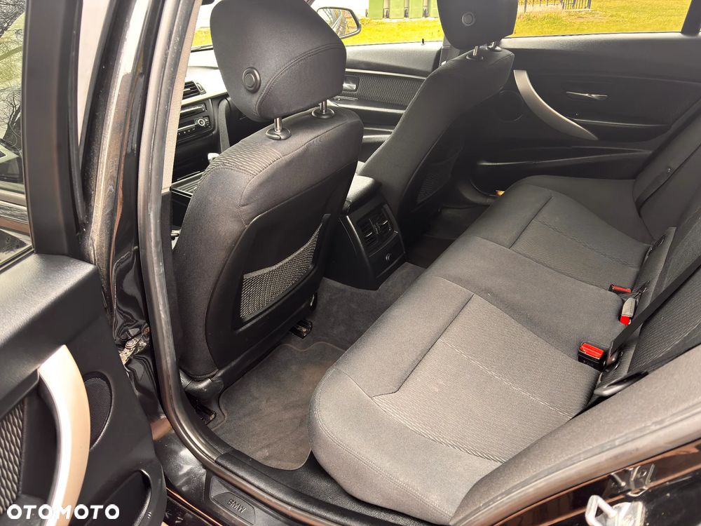 BMW Seria 3 320d Efficient Dynamics Edition - 14