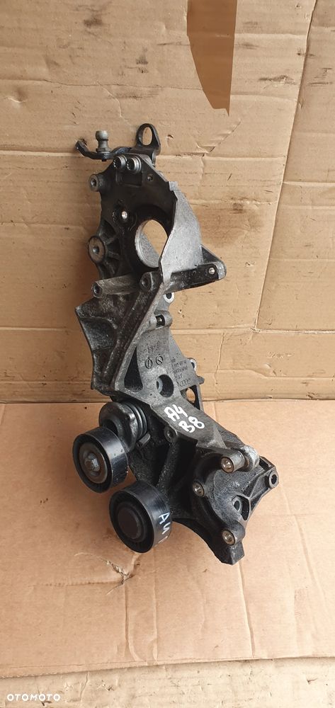 Podstawa łapa alternatora Audi A4 B8 2.0 TDI 03L903139H - 1