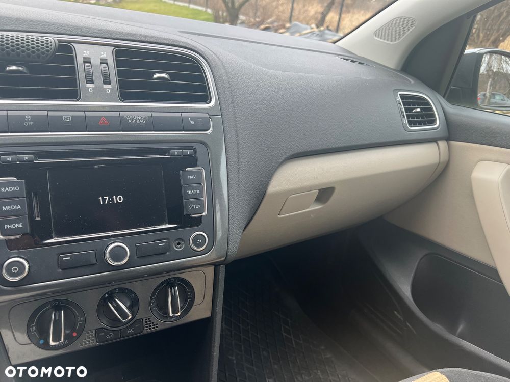 Volkswagen Polo 1.4 FSI Highline - 10