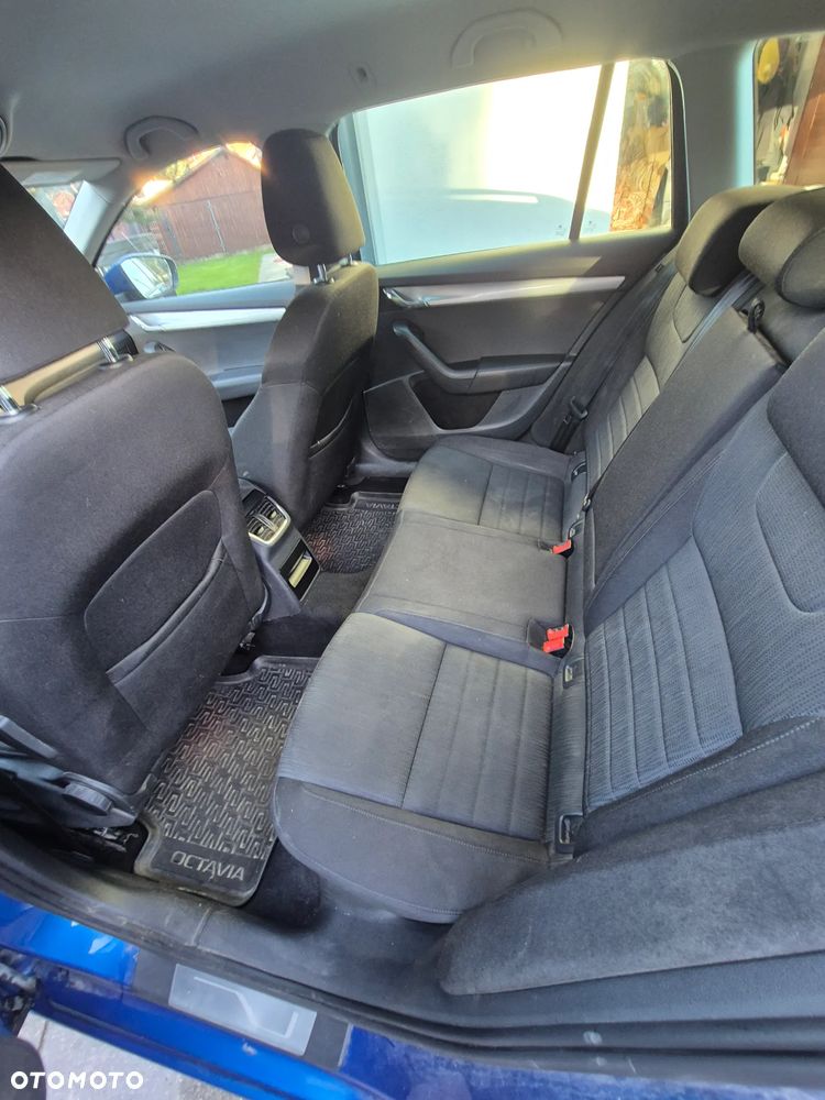 Skoda Octavia 2.0 TDI Elegance DSG - 3
