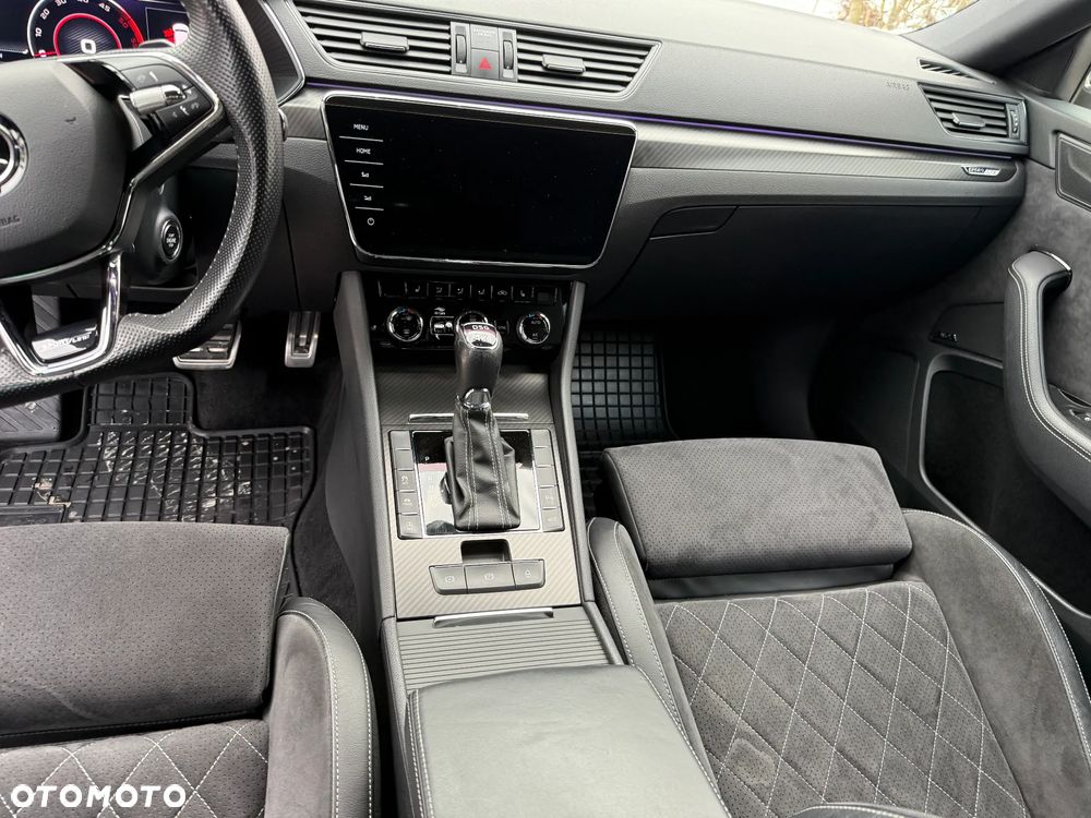 Skoda Superb 2.0 TDI SCR 4x4 Sportline DSG - 9
