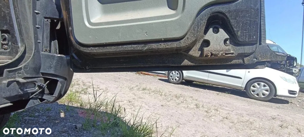 Drzwi Tylne Trafic/Vivaro/Primastar  Kol: TED68 - 4