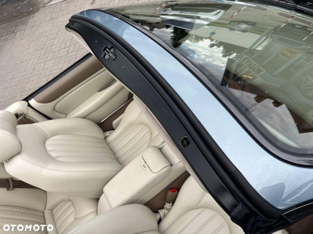 Jaguar XK8 - 30