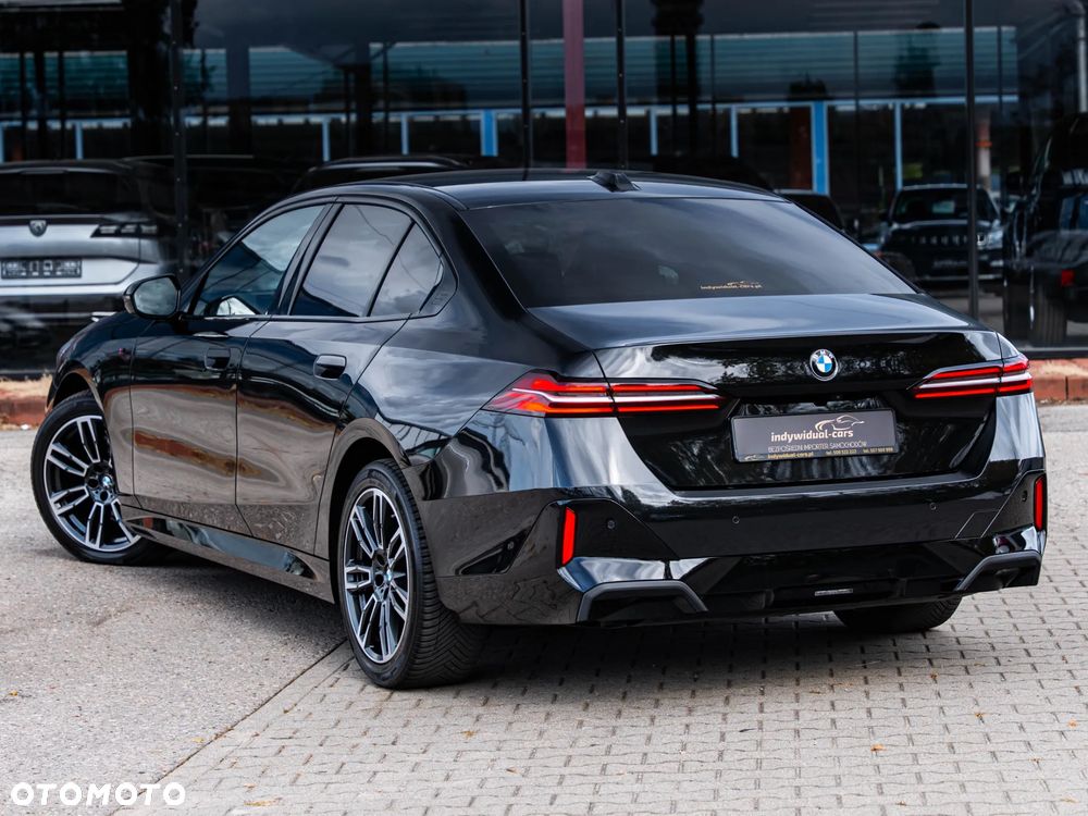 BMW Seria 5 2024 photo 4