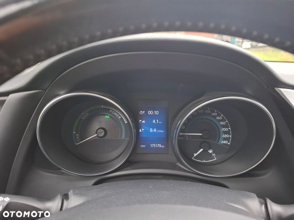 Toyota Auris 2015 photo 3