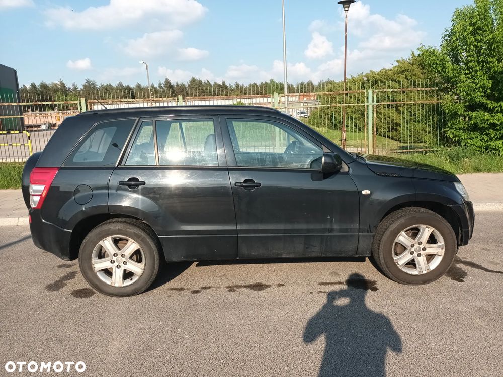 Suzuki Grand Vitara 2.0 - 9