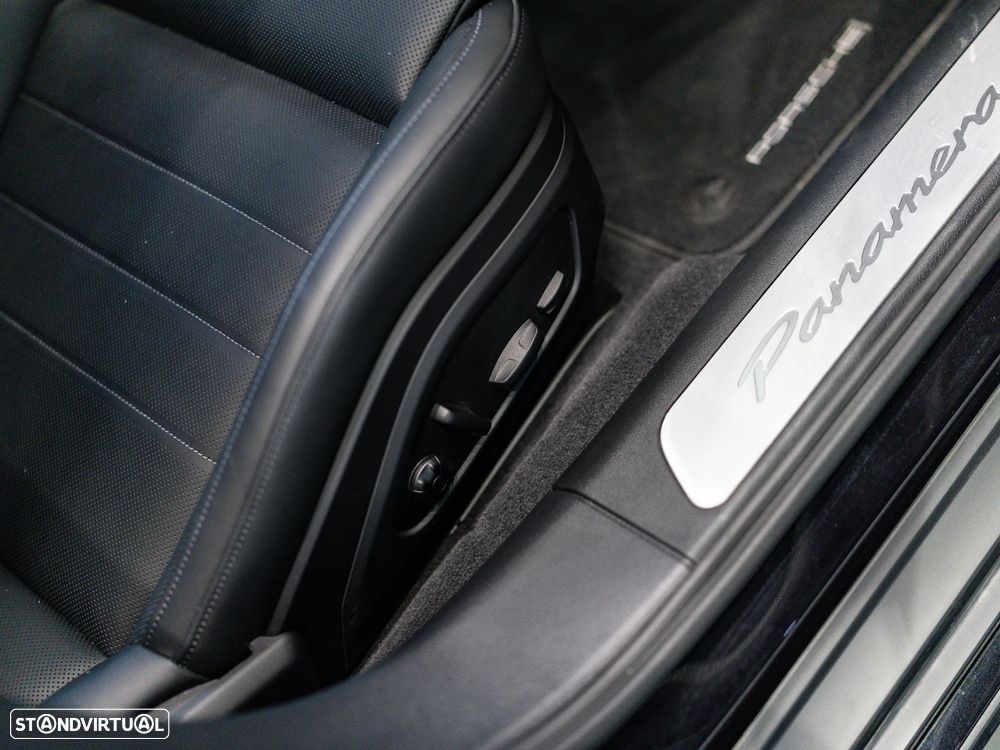 Porsche Panamera 4 E-Hybrid - 52